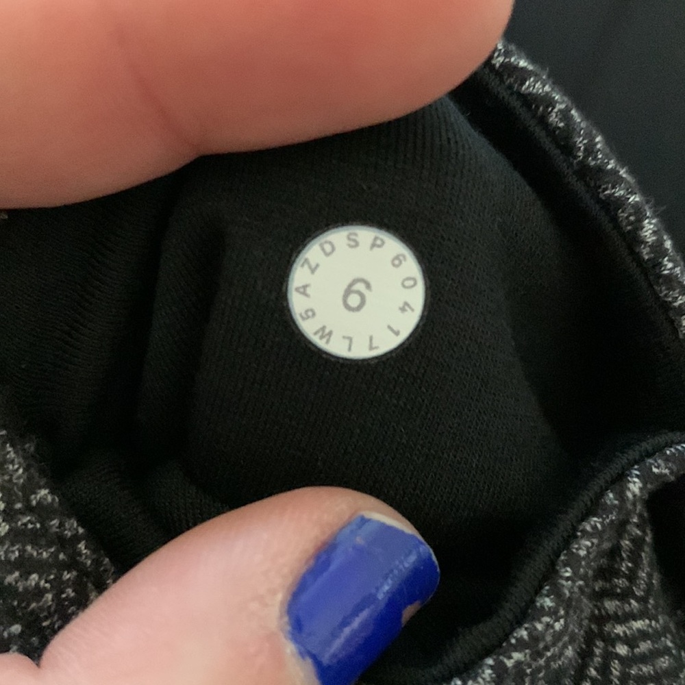 Lululemon Wunder Under low rise tight 28” - Picture 6 of 6
